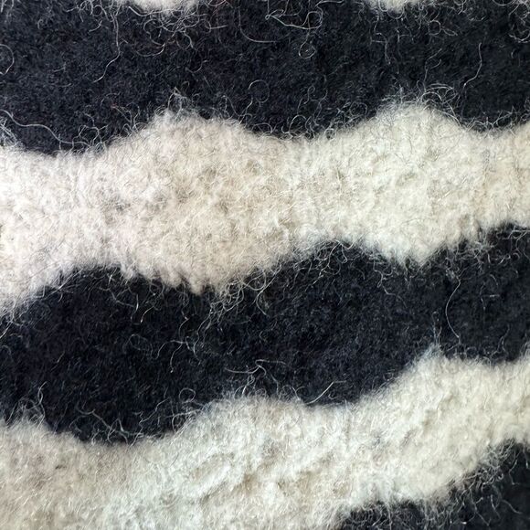 & OTHER STORIES Scalloped Crochet Merino Jumper - Picture 4 of 12